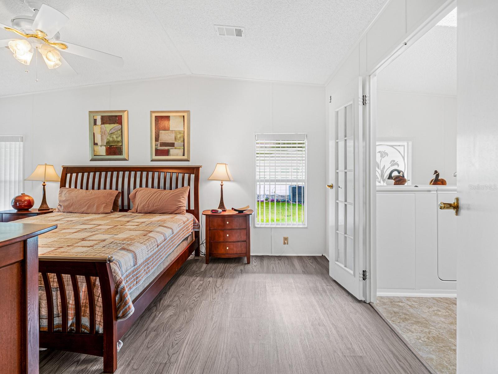 Image 14 of 23 For 403 Challenger Avenue