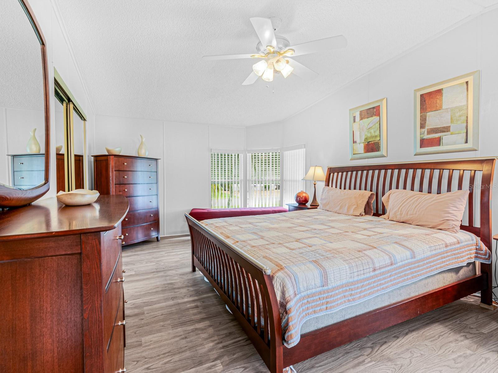 Image 15 of 23 For 403 Challenger Avenue