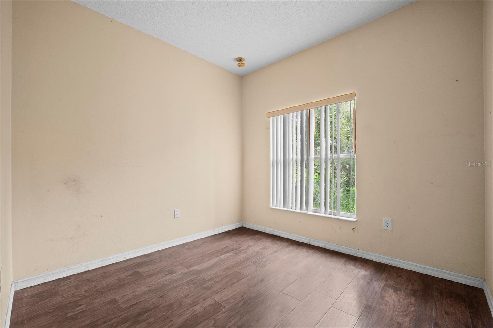 Image 12 of 30 For 208 Athabasca Drive