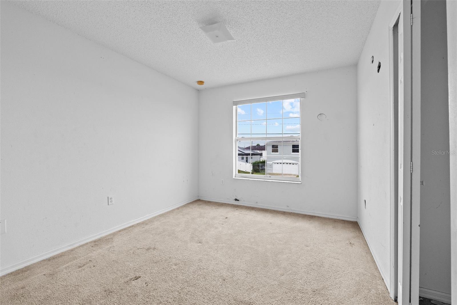 Image 21 of 30 For 208 Athabasca Drive