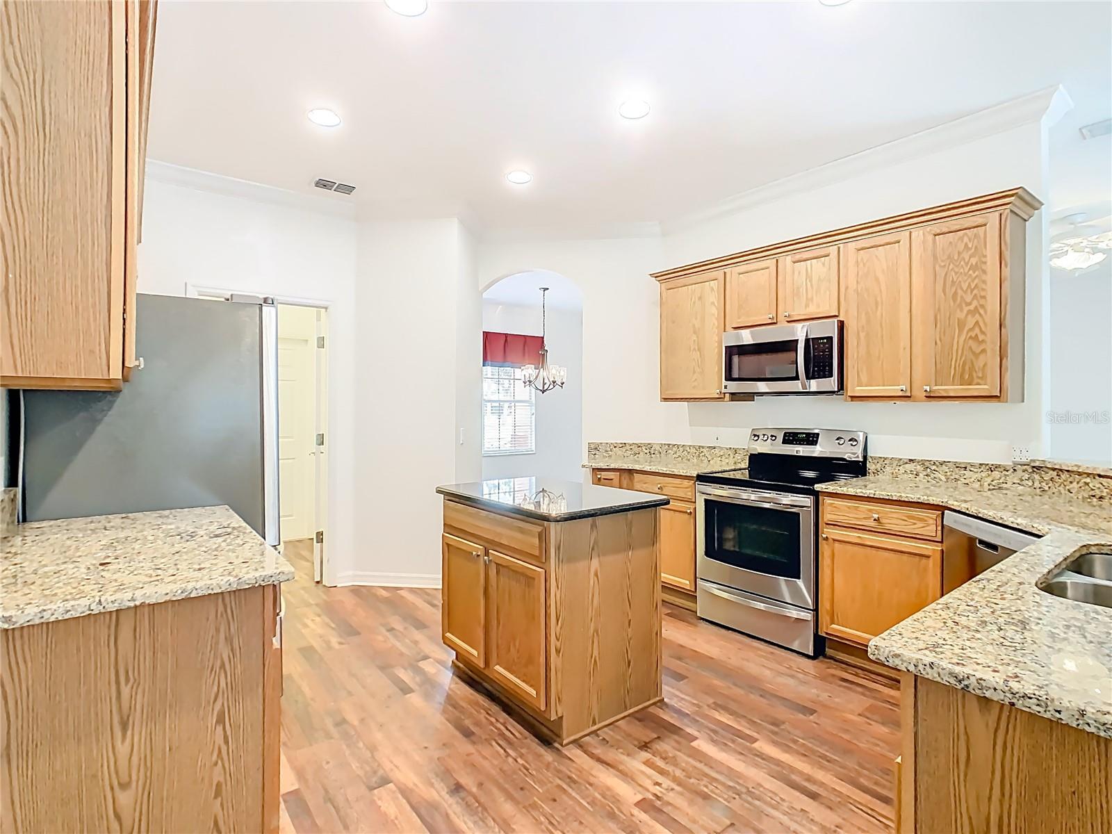 Image 15 of 50 For 525 Shorehaven Drive