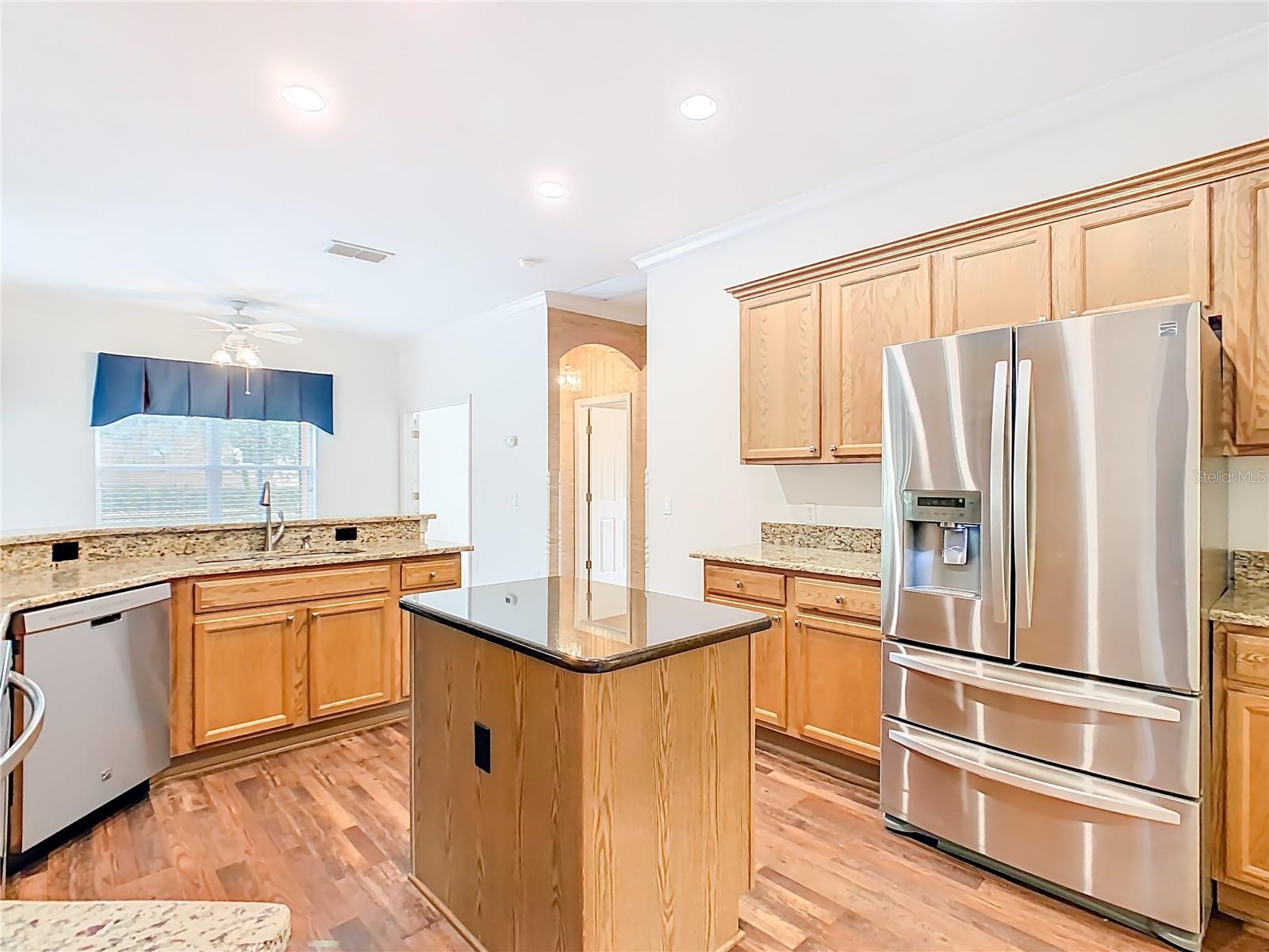 Image 18 of 50 For 525 Shorehaven Drive