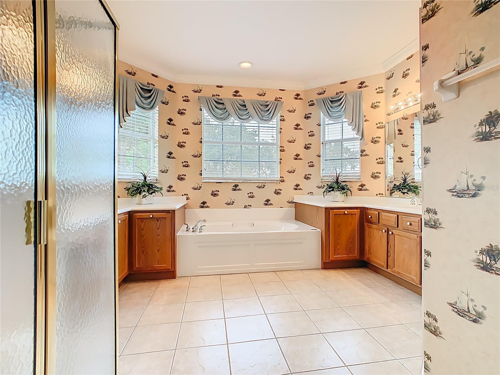 Image 27 of 50 For 525 Shorehaven Drive