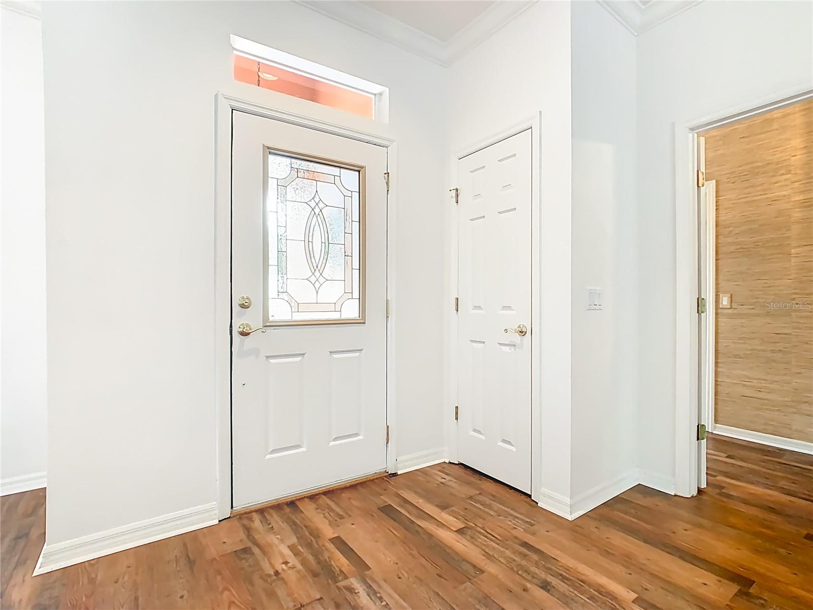 Image 3 of 50 For 525 Shorehaven Drive