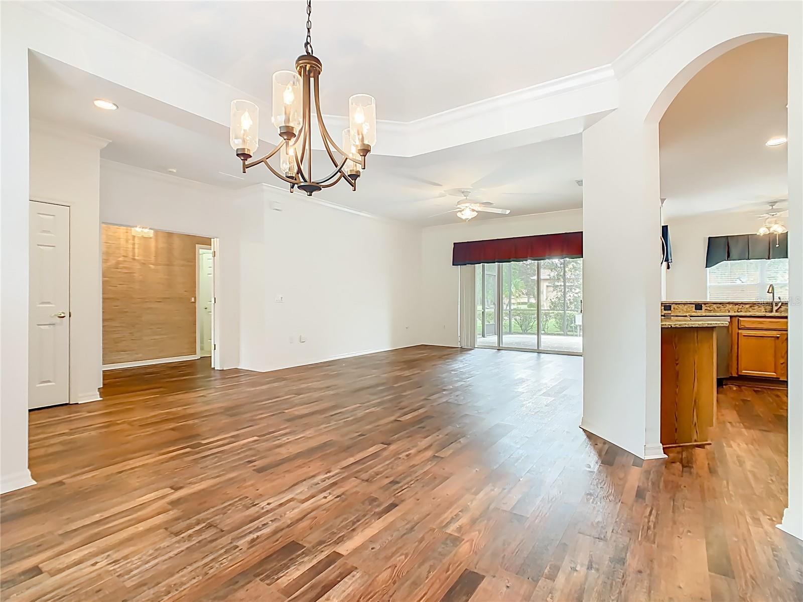 Image 4 of 50 For 525 Shorehaven Drive