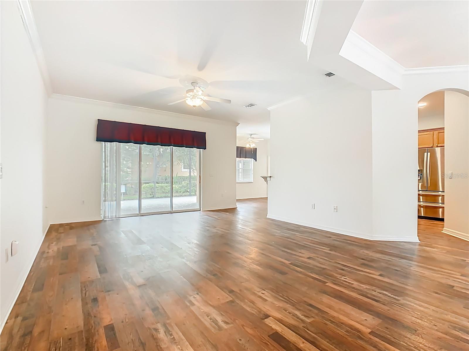 Image 6 of 50 For 525 Shorehaven Drive