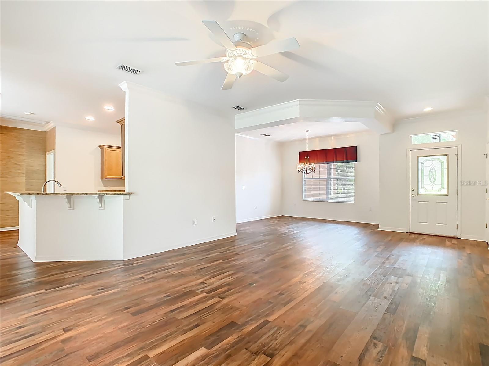 Image 7 of 50 For 525 Shorehaven Drive