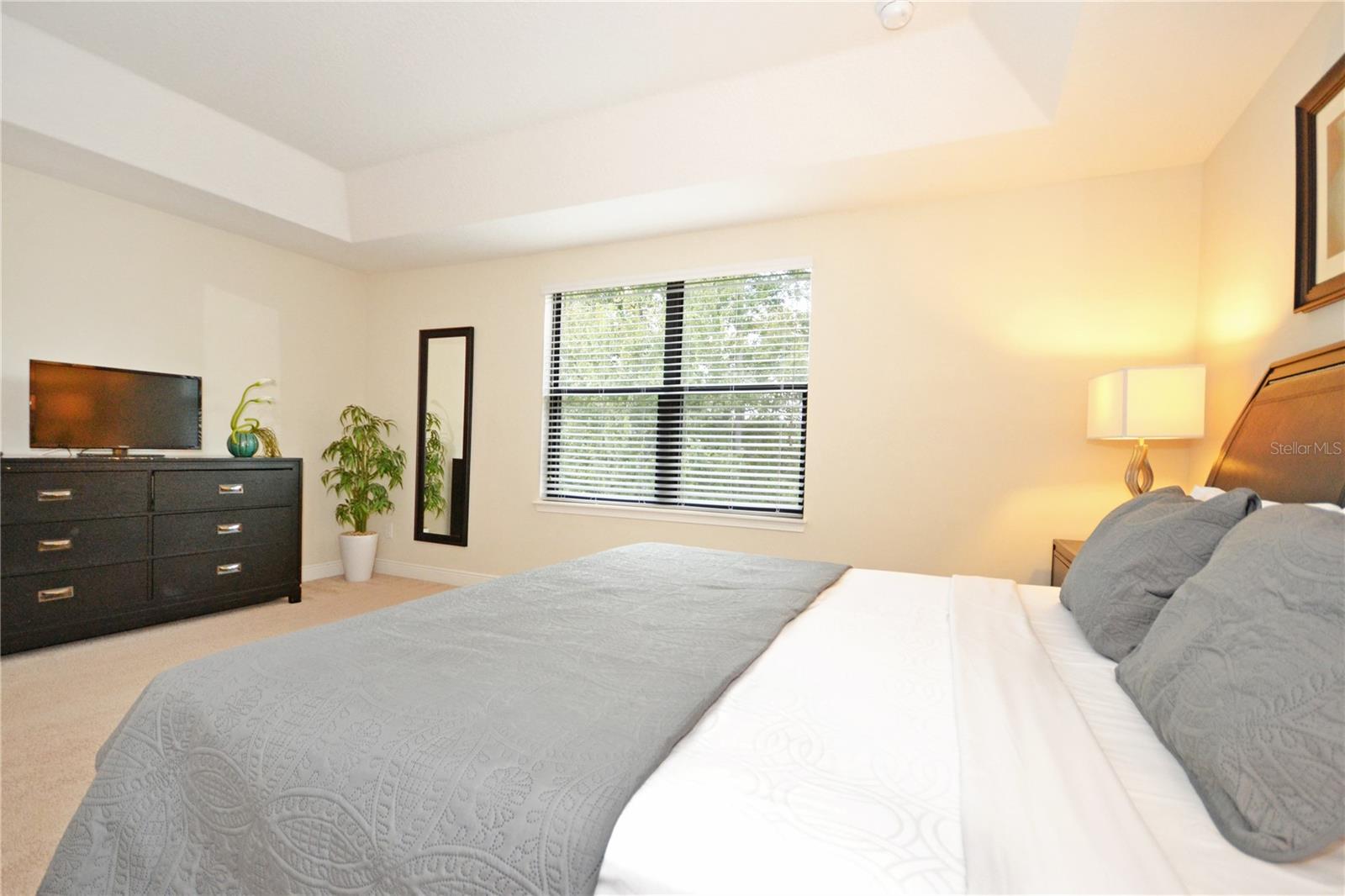 Image 10 of 22 For 8211 Roseville Road