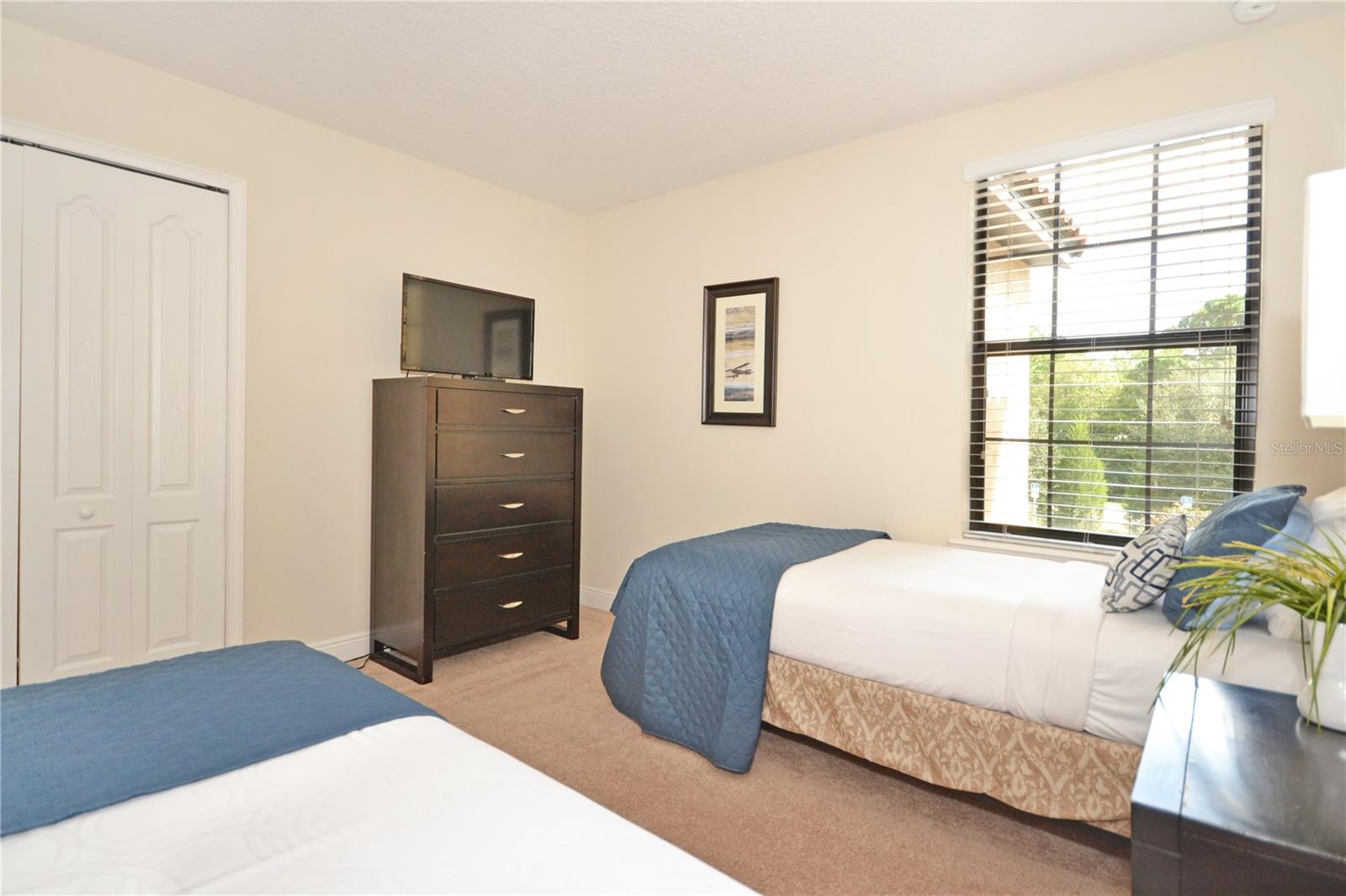 Image 14 of 22 For 8211 Roseville Road