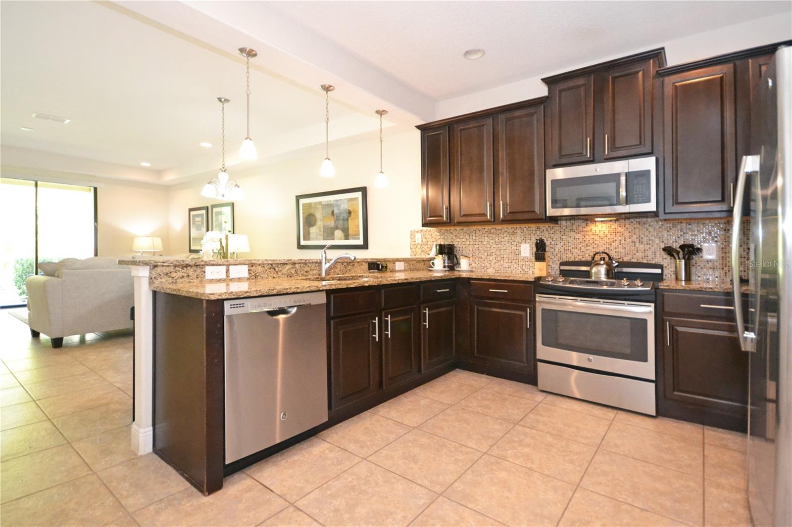 Image 7 of 22 For 8211 Roseville Road