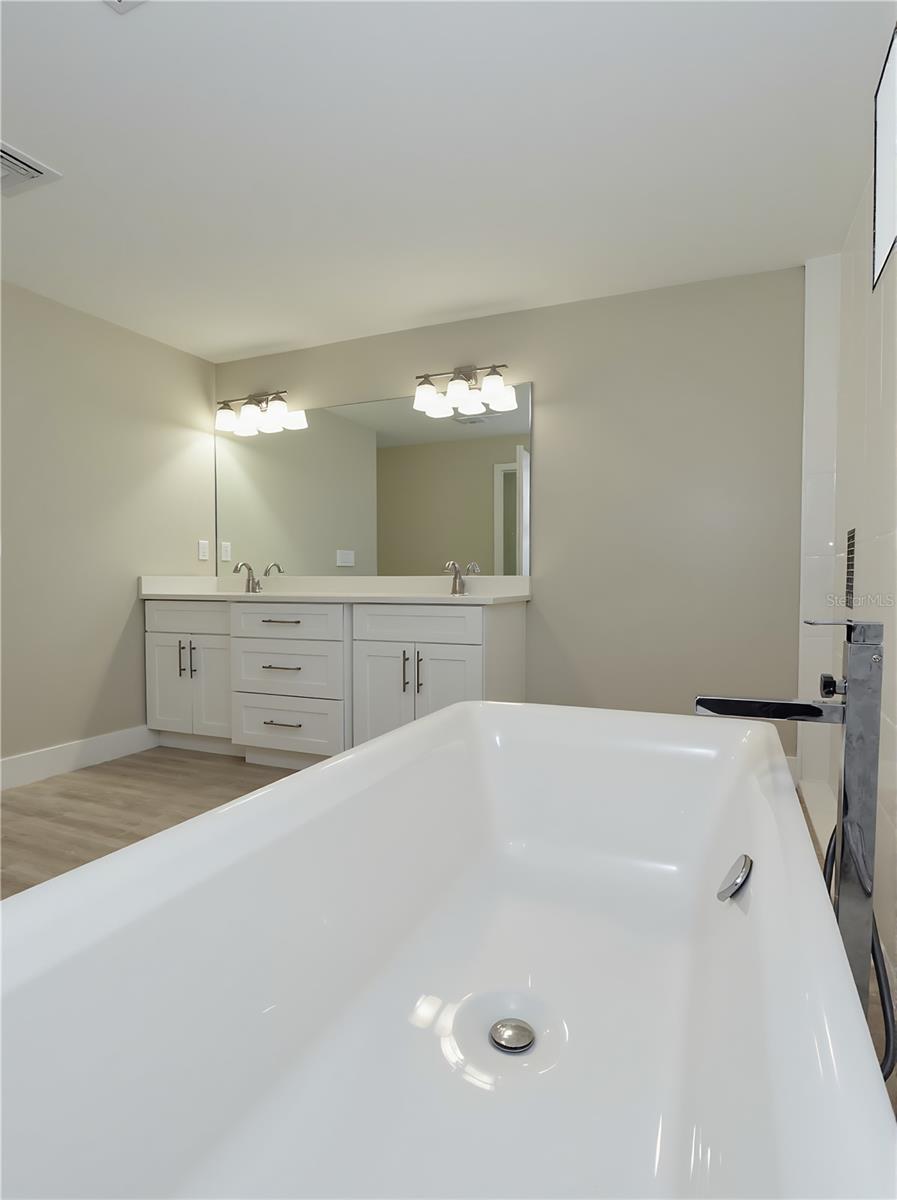 Image 11 of 25 For 3833 Alice Street