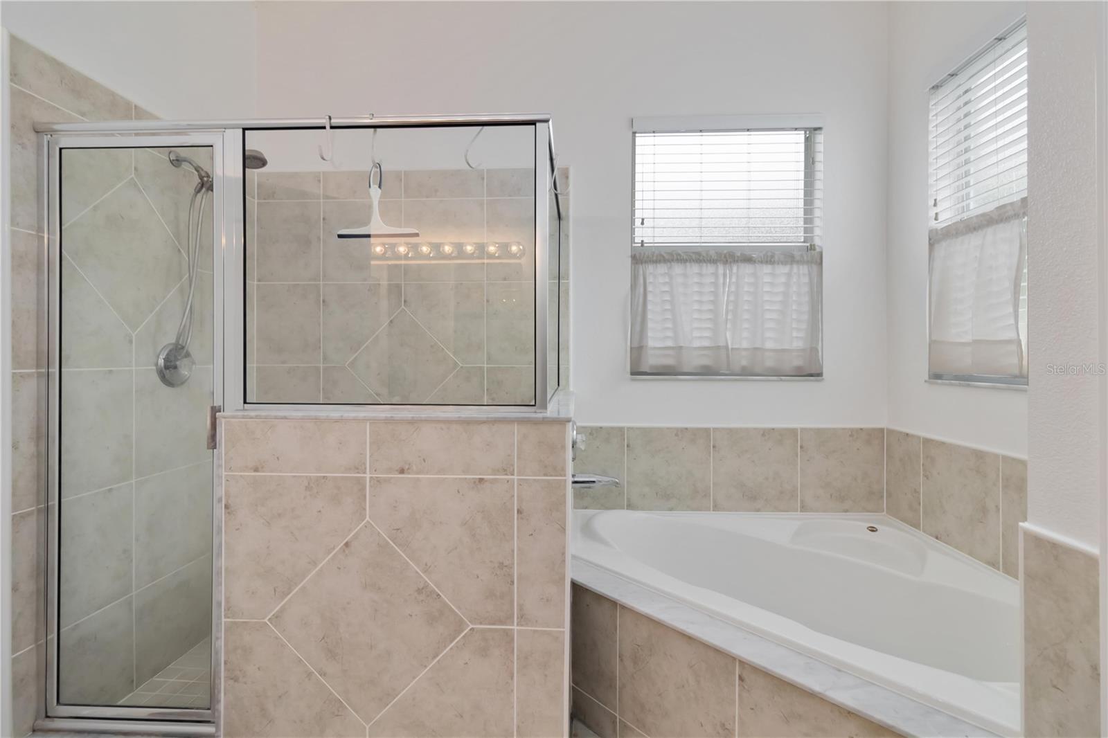 Image 18 of 45 For 1150 Creekview Court