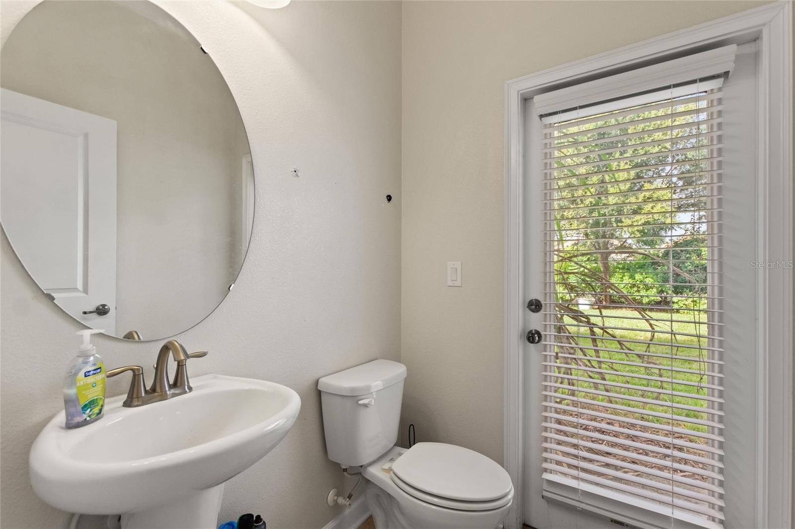 Image 14 of 59 For 1424 Pro Shop Court