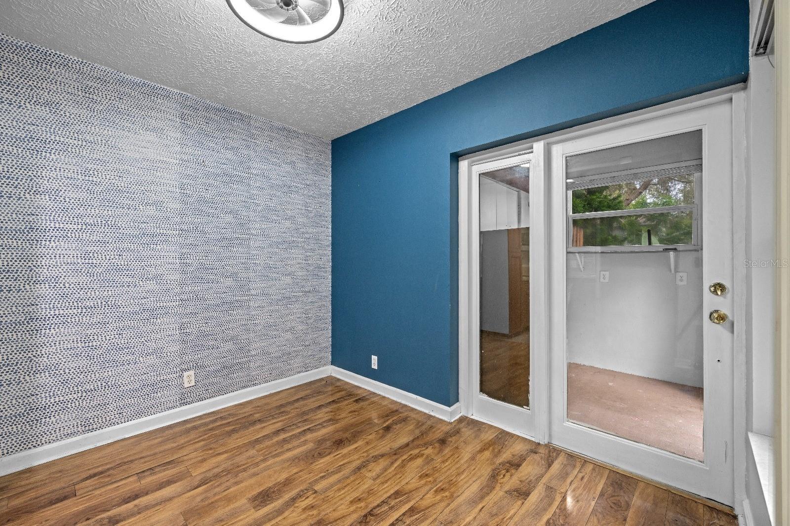 Image 11 of 29 For 14695 Pine Glen Circle