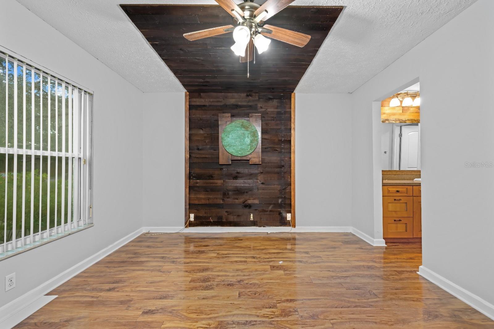 Image 12 of 29 For 14695 Pine Glen Circle