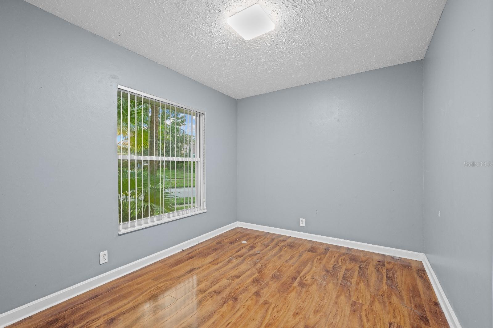 Image 18 of 29 For 14695 Pine Glen Circle