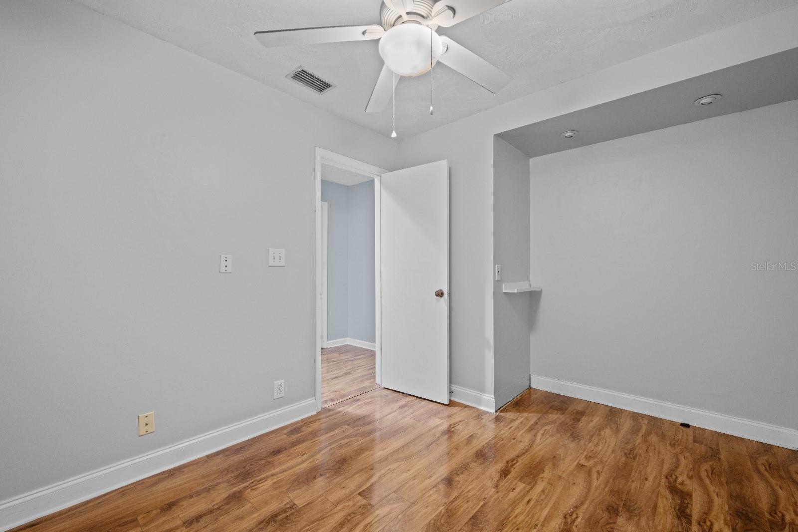 Image 20 of 29 For 14695 Pine Glen Circle