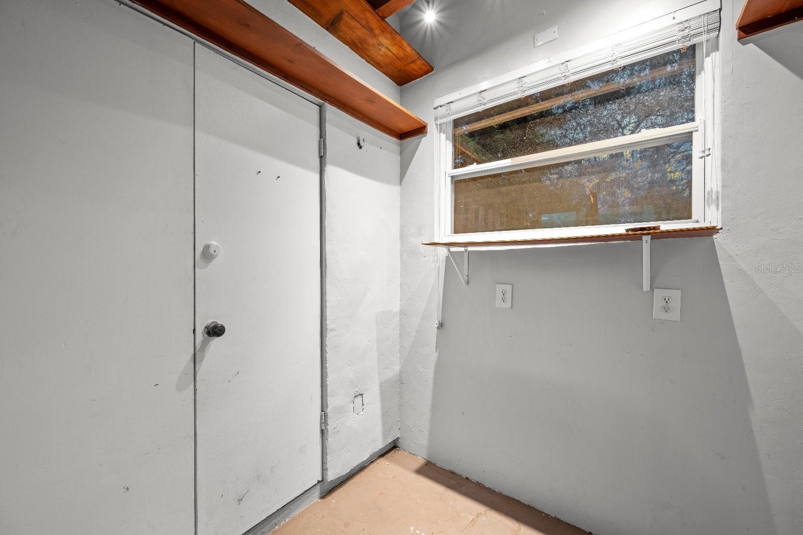 Image 26 of 29 For 14695 Pine Glen Circle