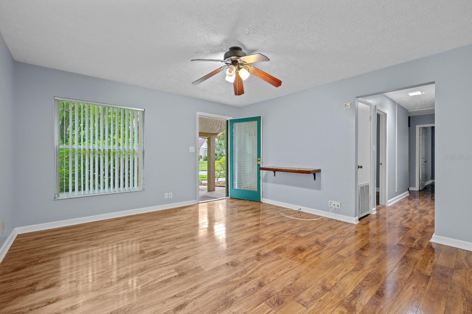 Image 6 of 29 For 14695 Pine Glen Circle