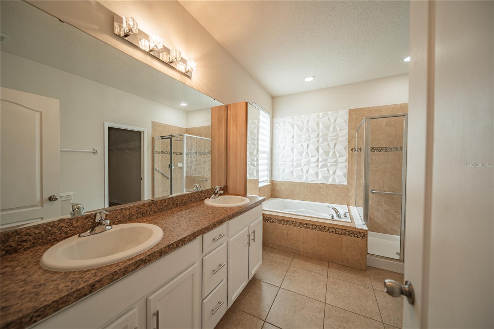 Image 17 of 49 For 2592 Isabela Terrace