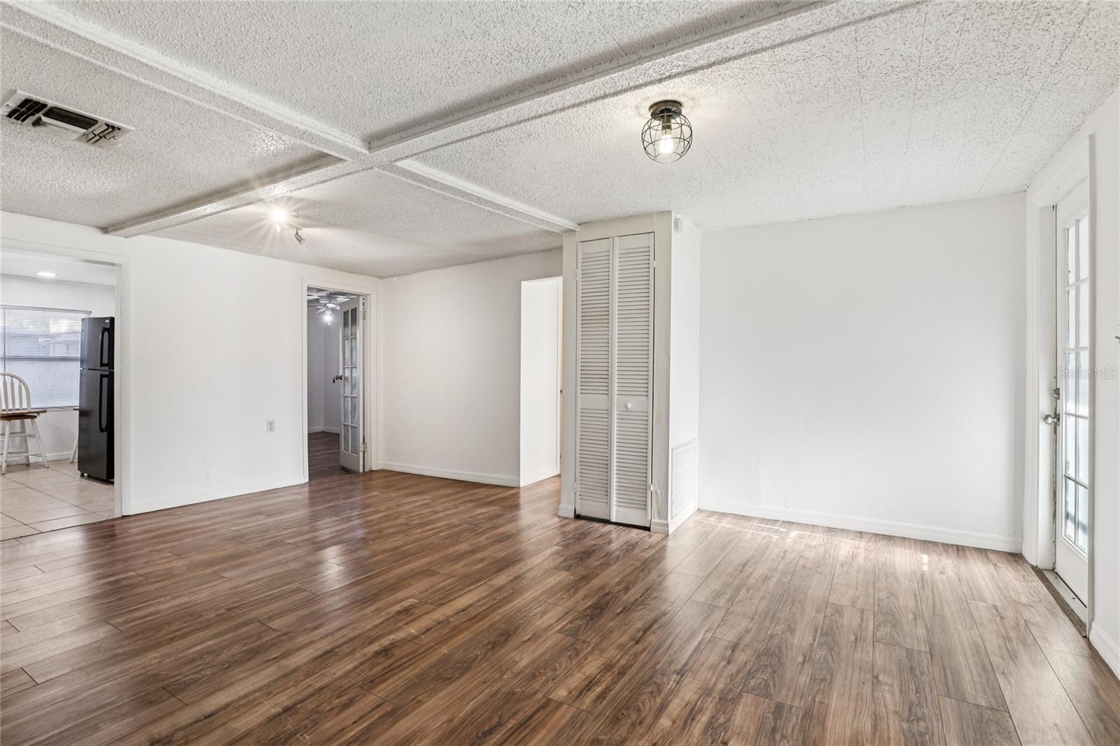 Image 3 of 19 For 1414 Warwick Place
