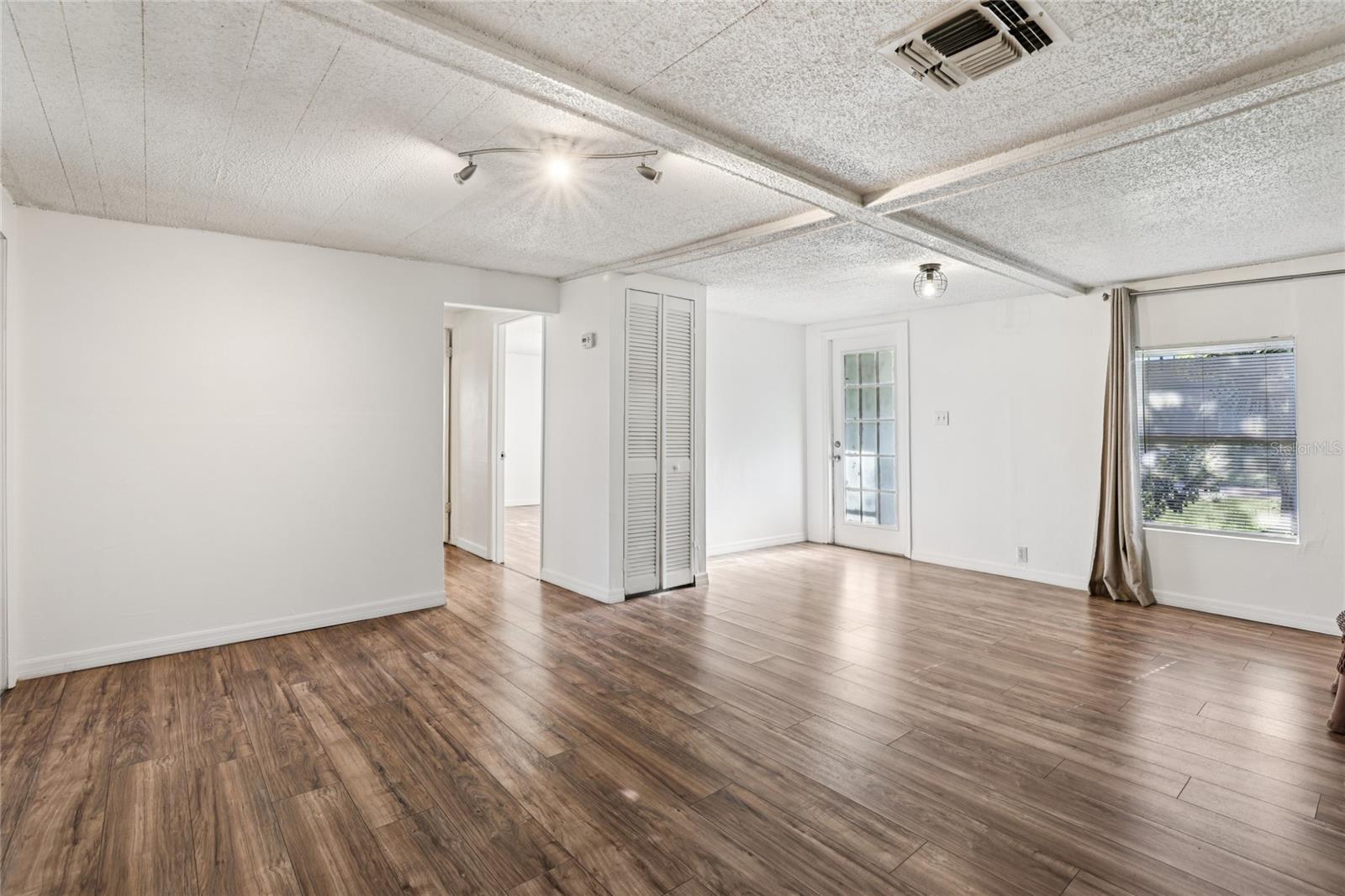 Image 4 of 19 For 1414 Warwick Place