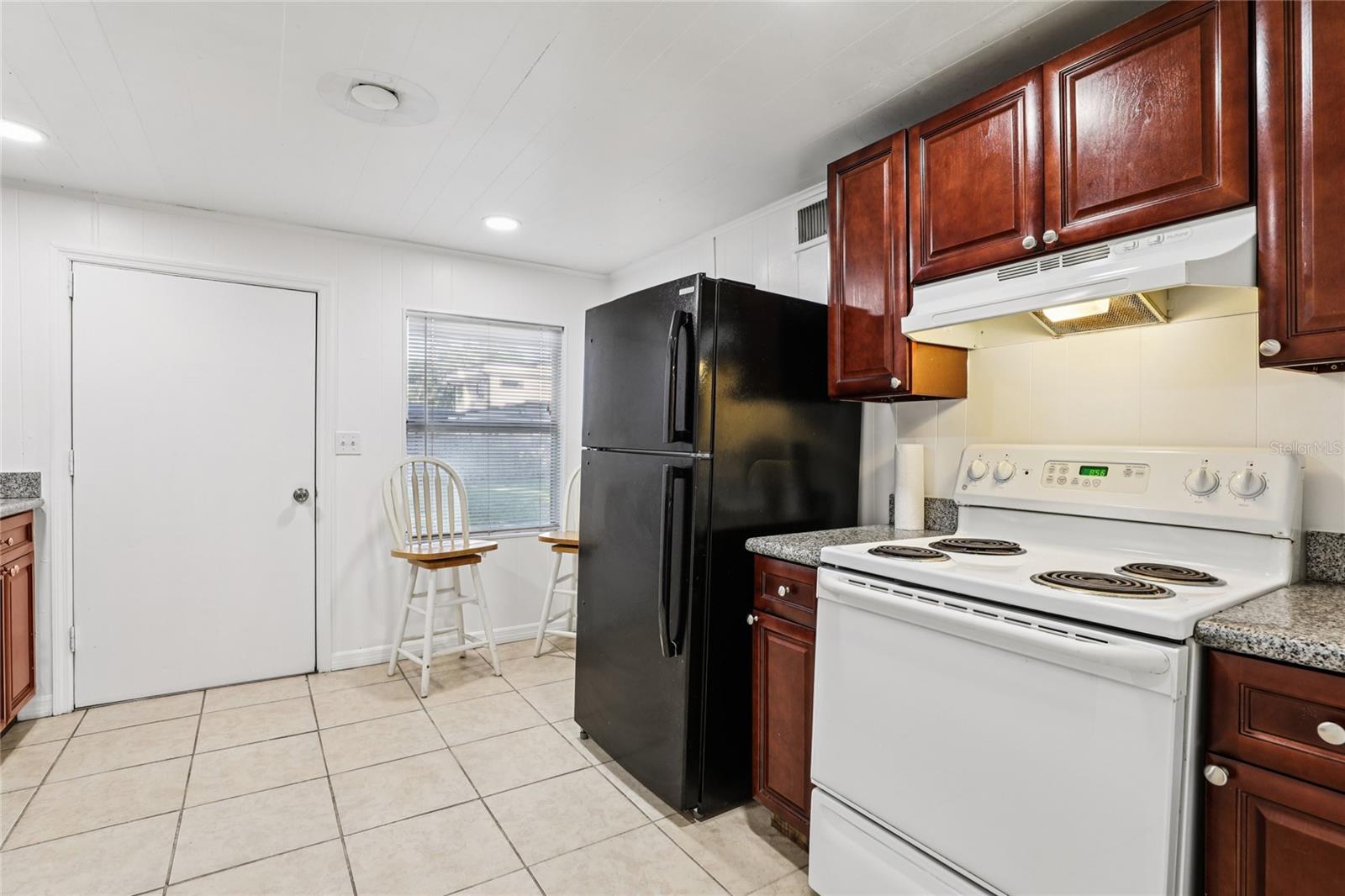 Image 6 of 19 For 1414 Warwick Place