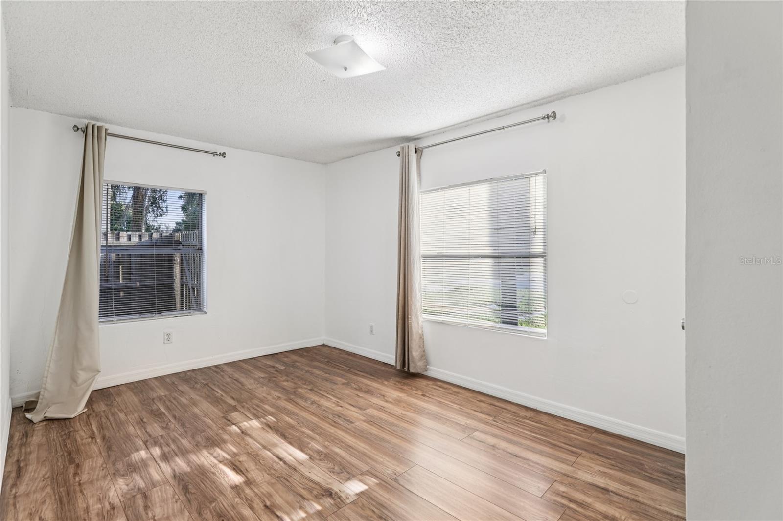 Image 8 of 19 For 1414 Warwick Place