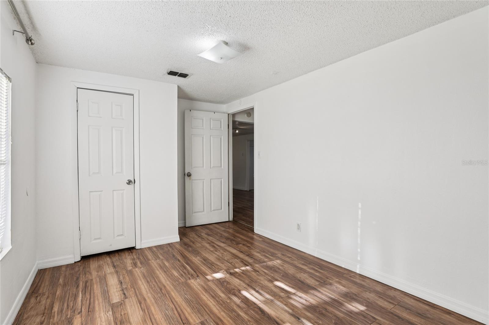 Image 9 of 19 For 1414 Warwick Place