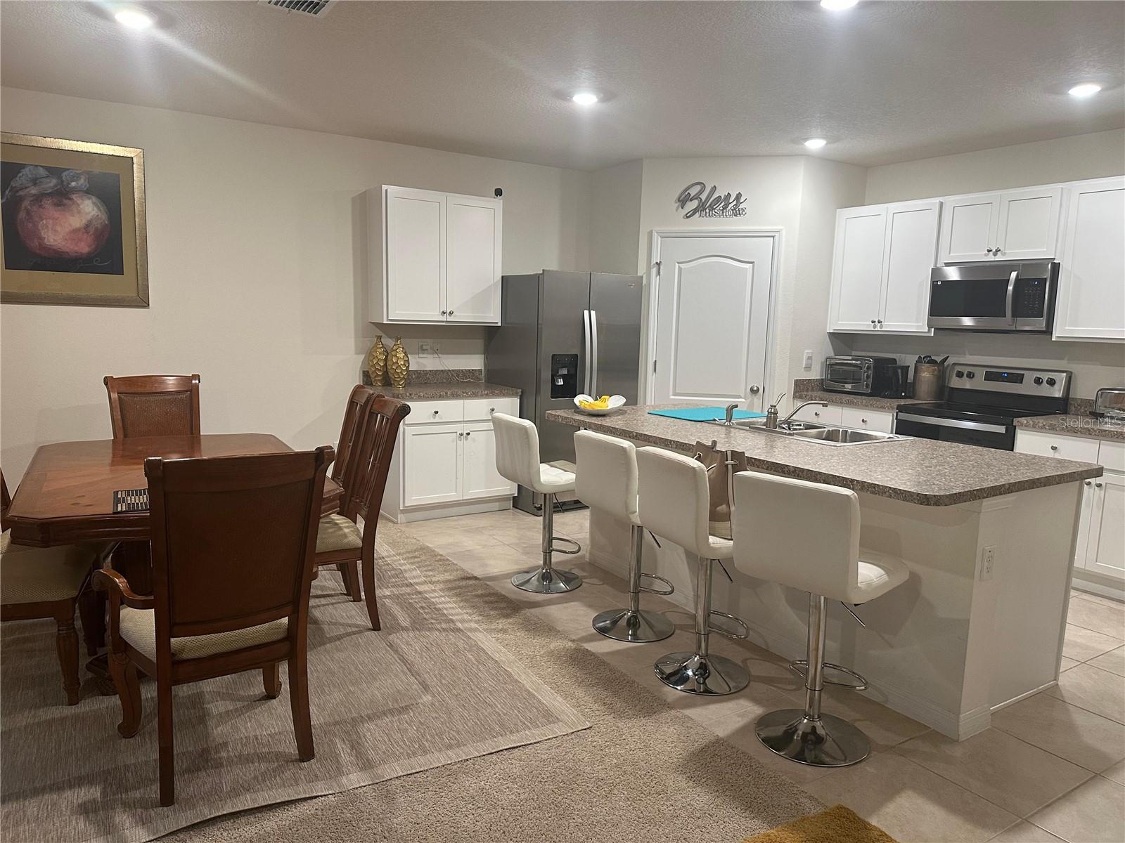 Image 5 of 19 For 303 Alencon Way