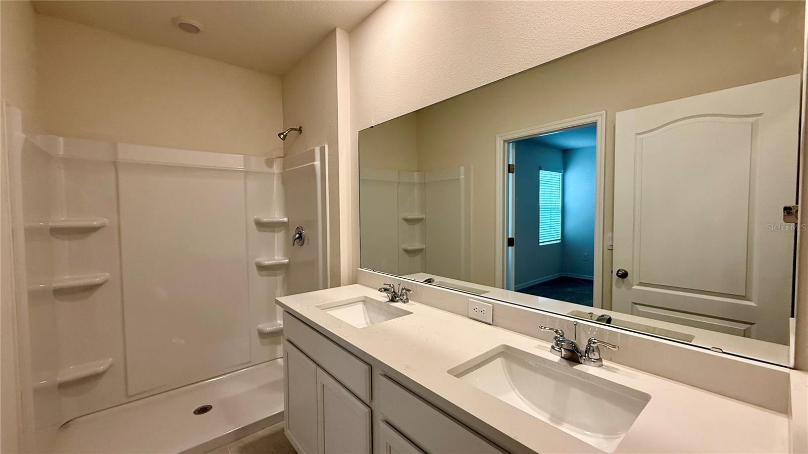 Image 16 of 23 For 3314 Pine Lily Avenue