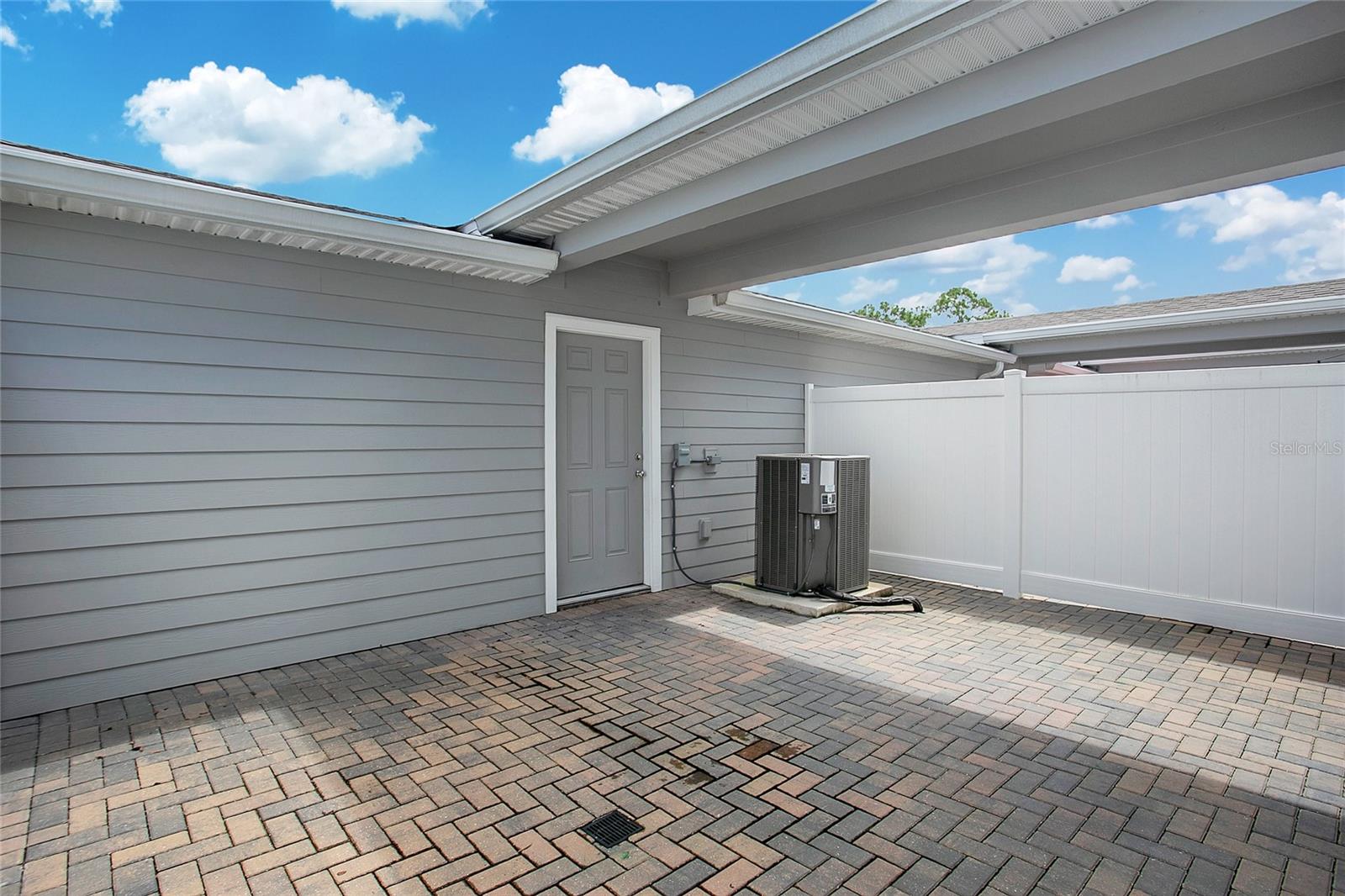 Image 33 of 48 For 14557 Orchid Island Drive
