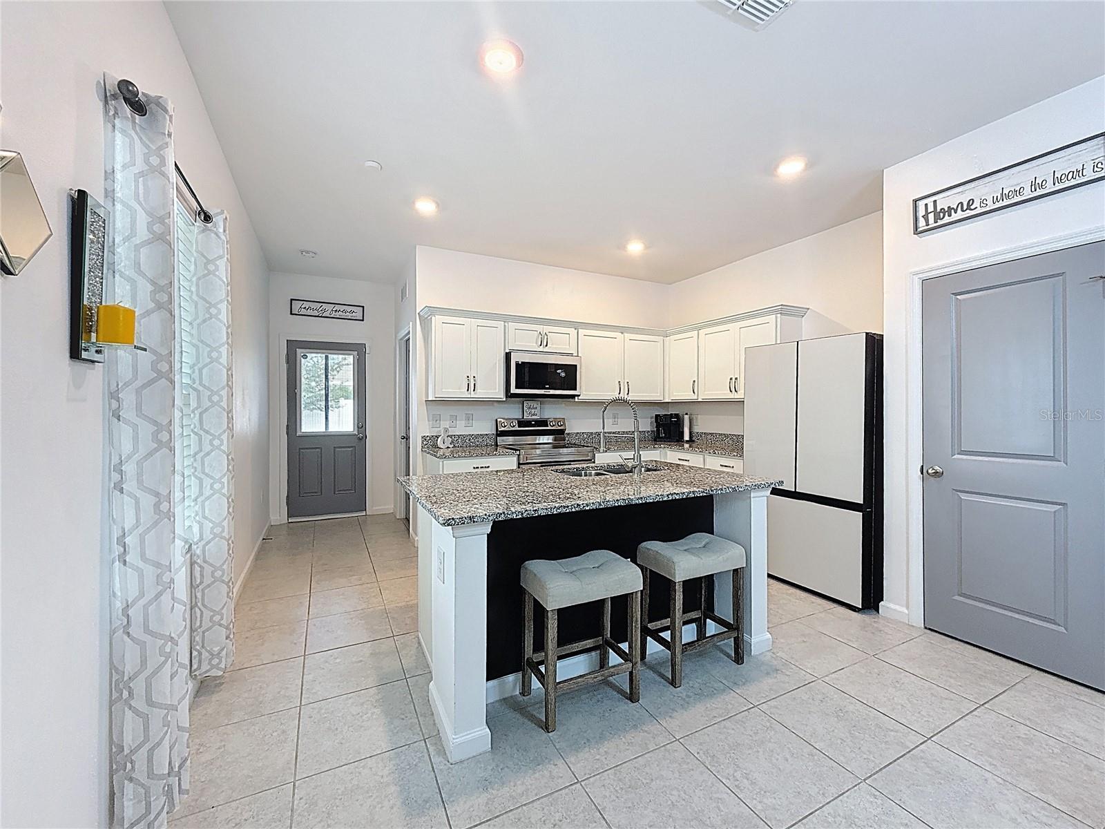 Image 7 of 21 For 2030 Hemingway Circle