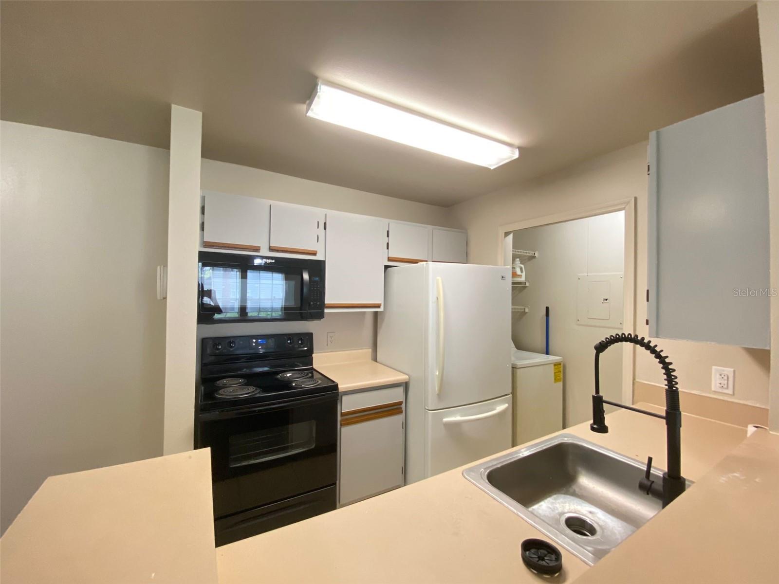 Image 10 of 27 For 6100 Westgate Drive 103