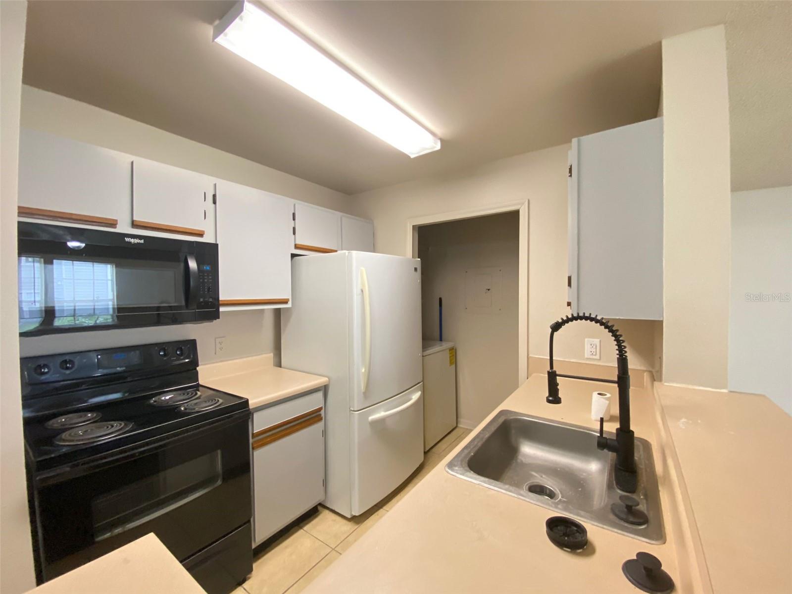 Image 11 of 27 For 6100 Westgate Drive 103