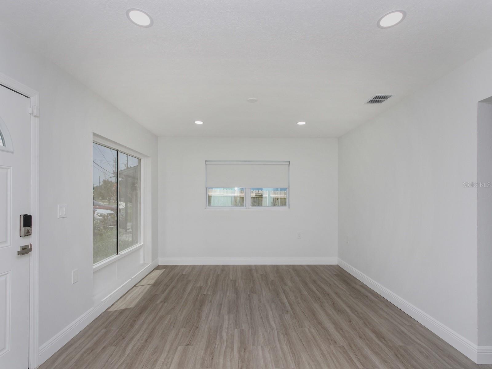 Image 5 of 46 For 2806 Bonneville Drive
