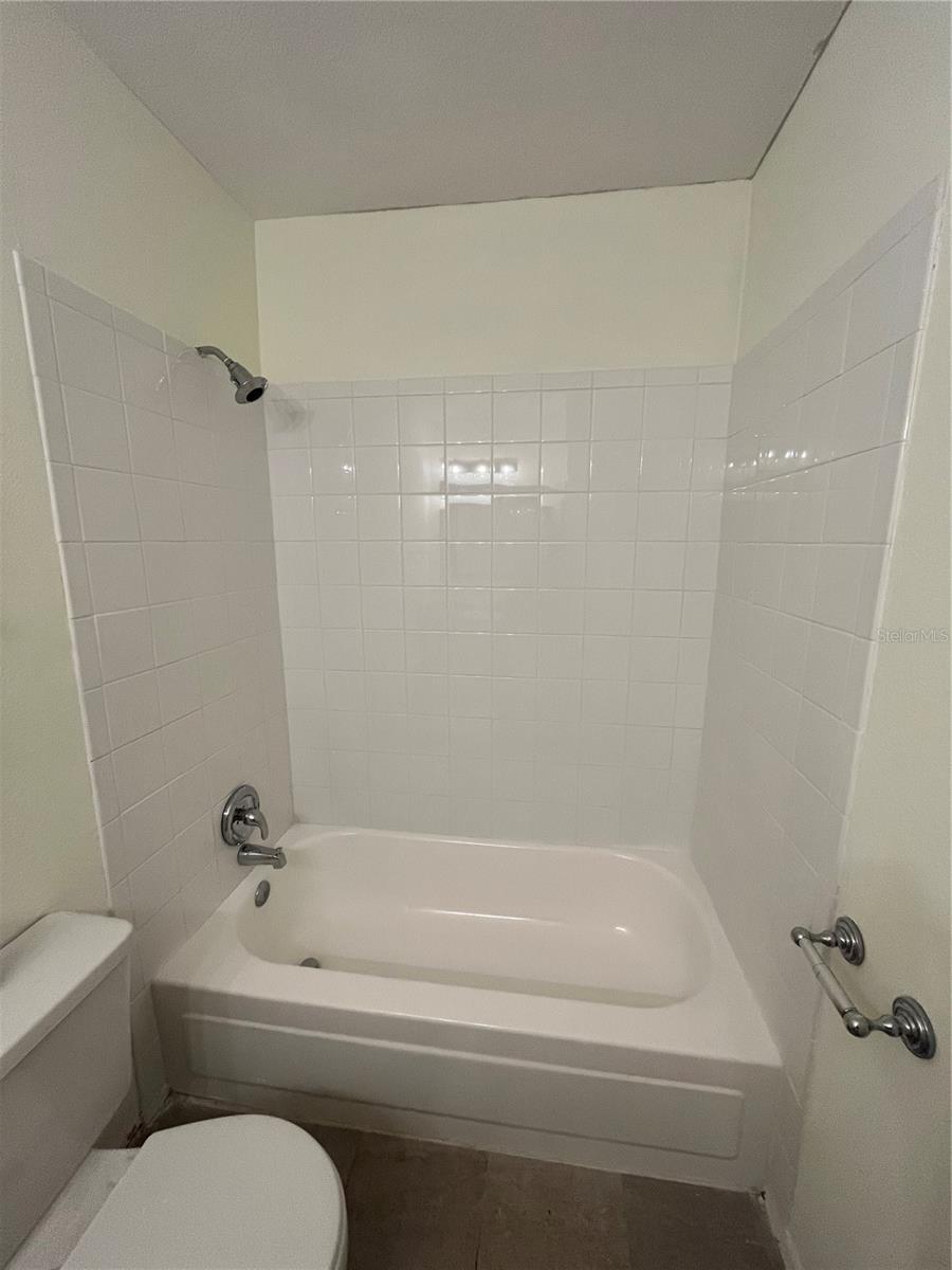 Image 12 of 21 For 3032 Parkway Boulevard 201