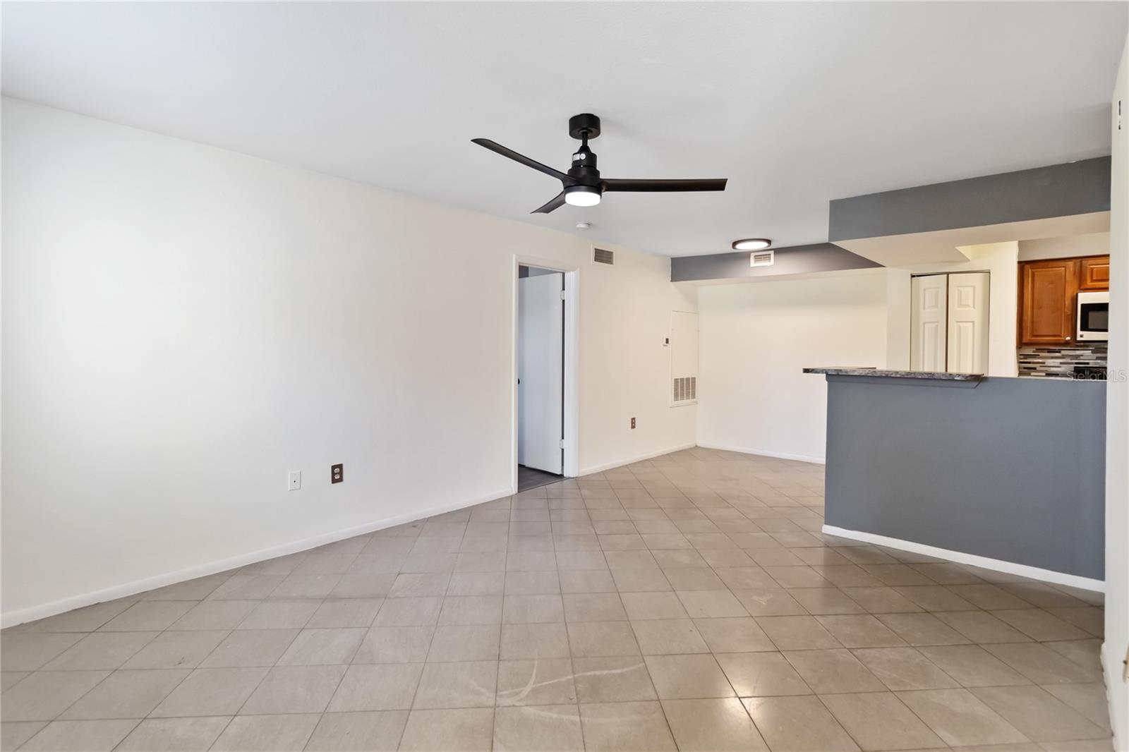 Image 4 of 21 For 3032 Parkway Boulevard 201