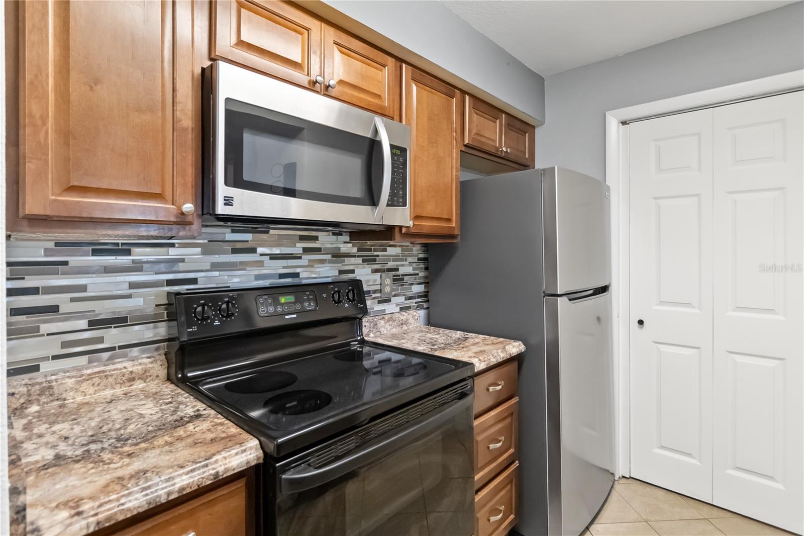Image 6 of 21 For 3032 Parkway Boulevard 201