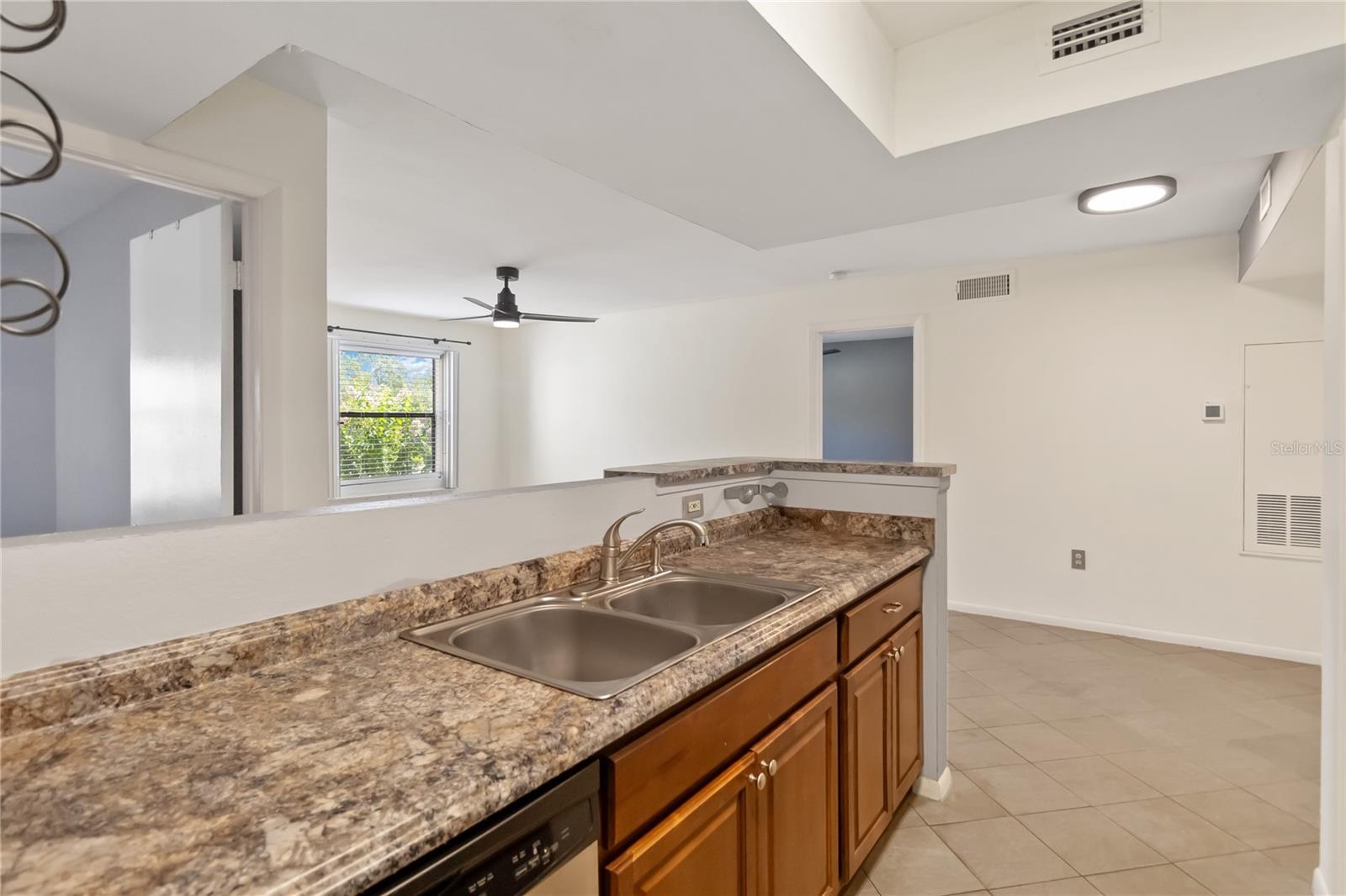 Image 7 of 21 For 3032 Parkway Boulevard 201