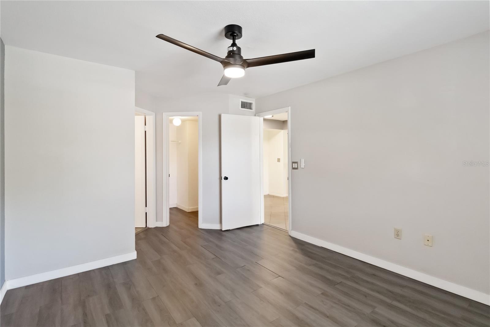 Image 9 of 21 For 3032 Parkway Boulevard 201