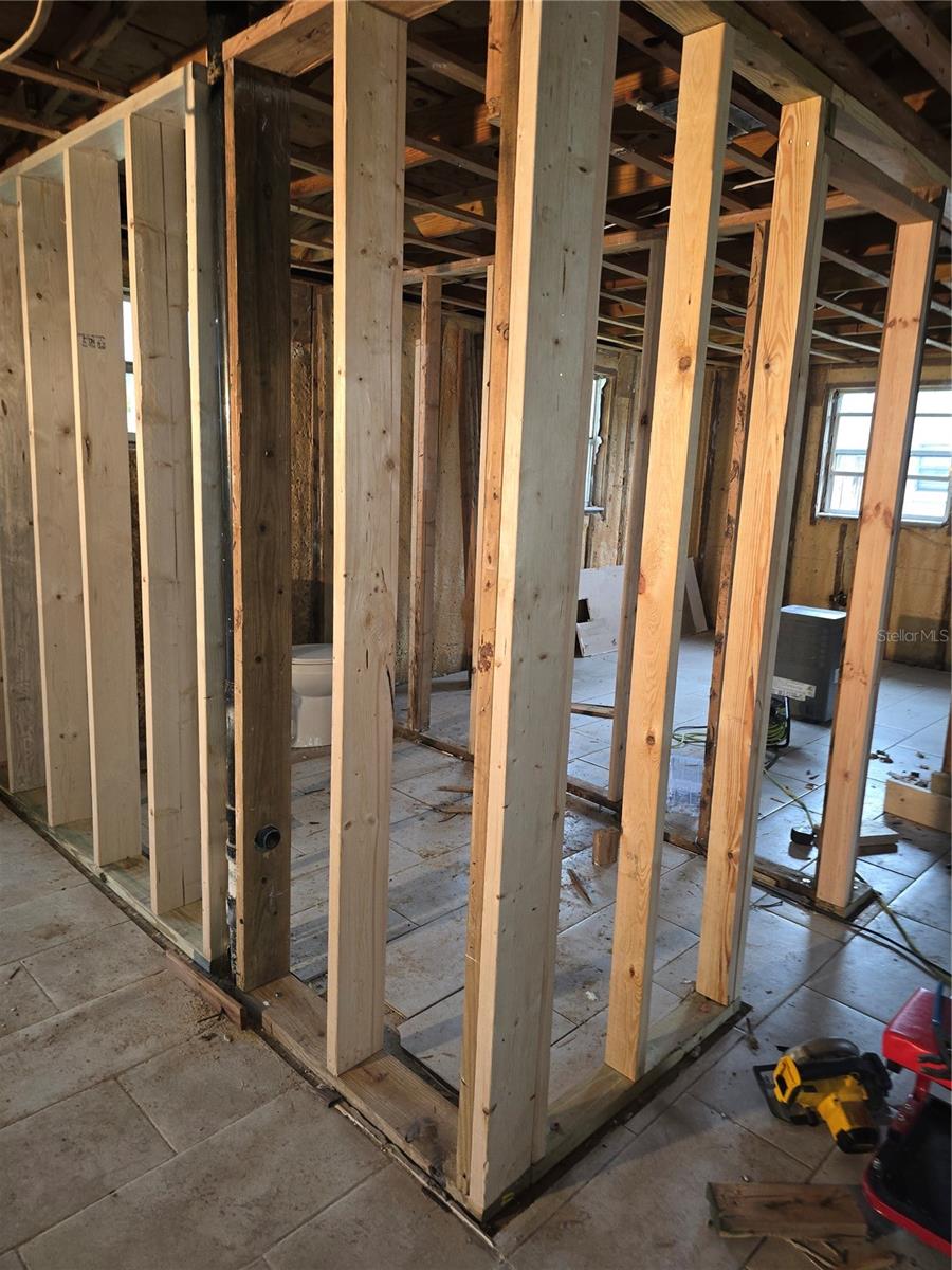Image 11 of 18 For 7252 Dianne Drive