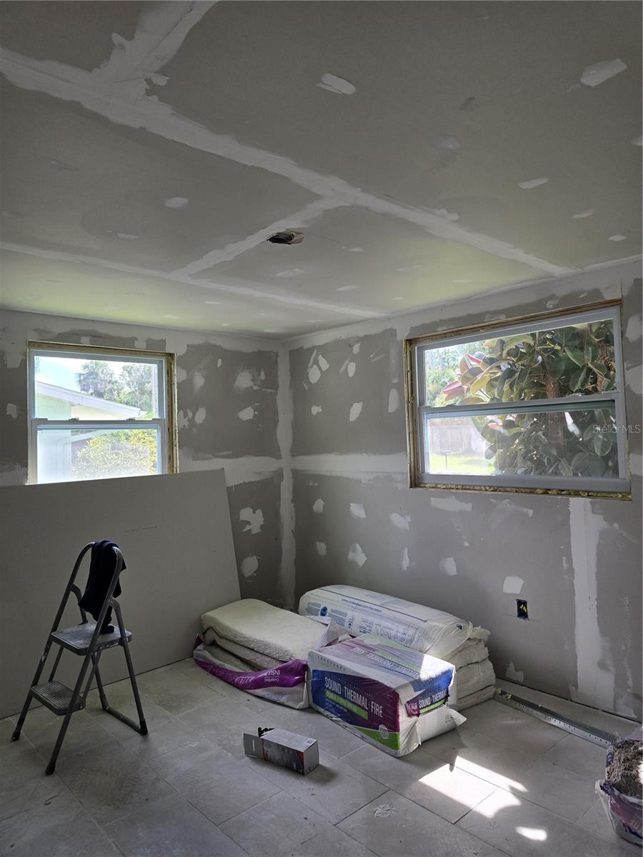 Image 15 of 18 For 7252 Dianne Drive