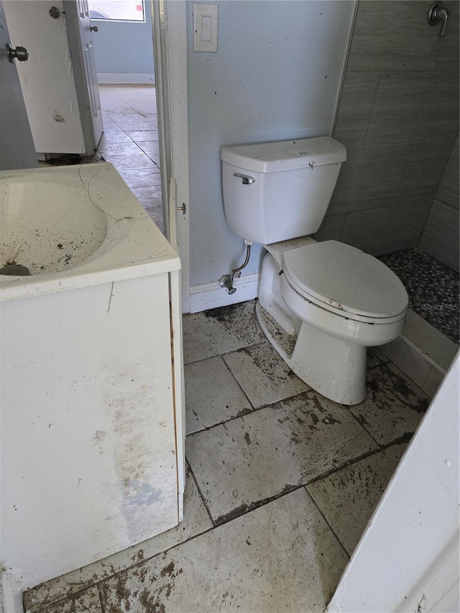 Image 8 of 18 For 7252 Dianne Drive