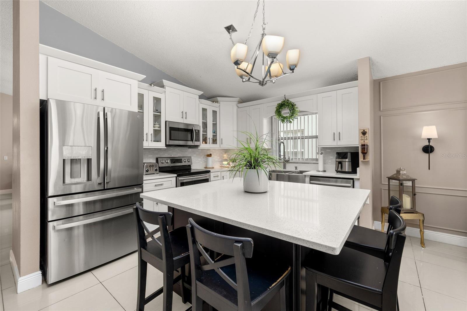 Image 11 of 63 For 211 Lockbreeze Drive