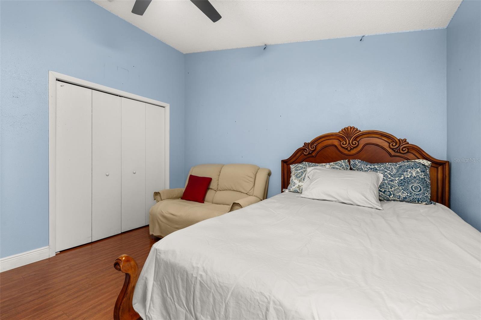 Image 35 of 63 For 211 Lockbreeze Drive