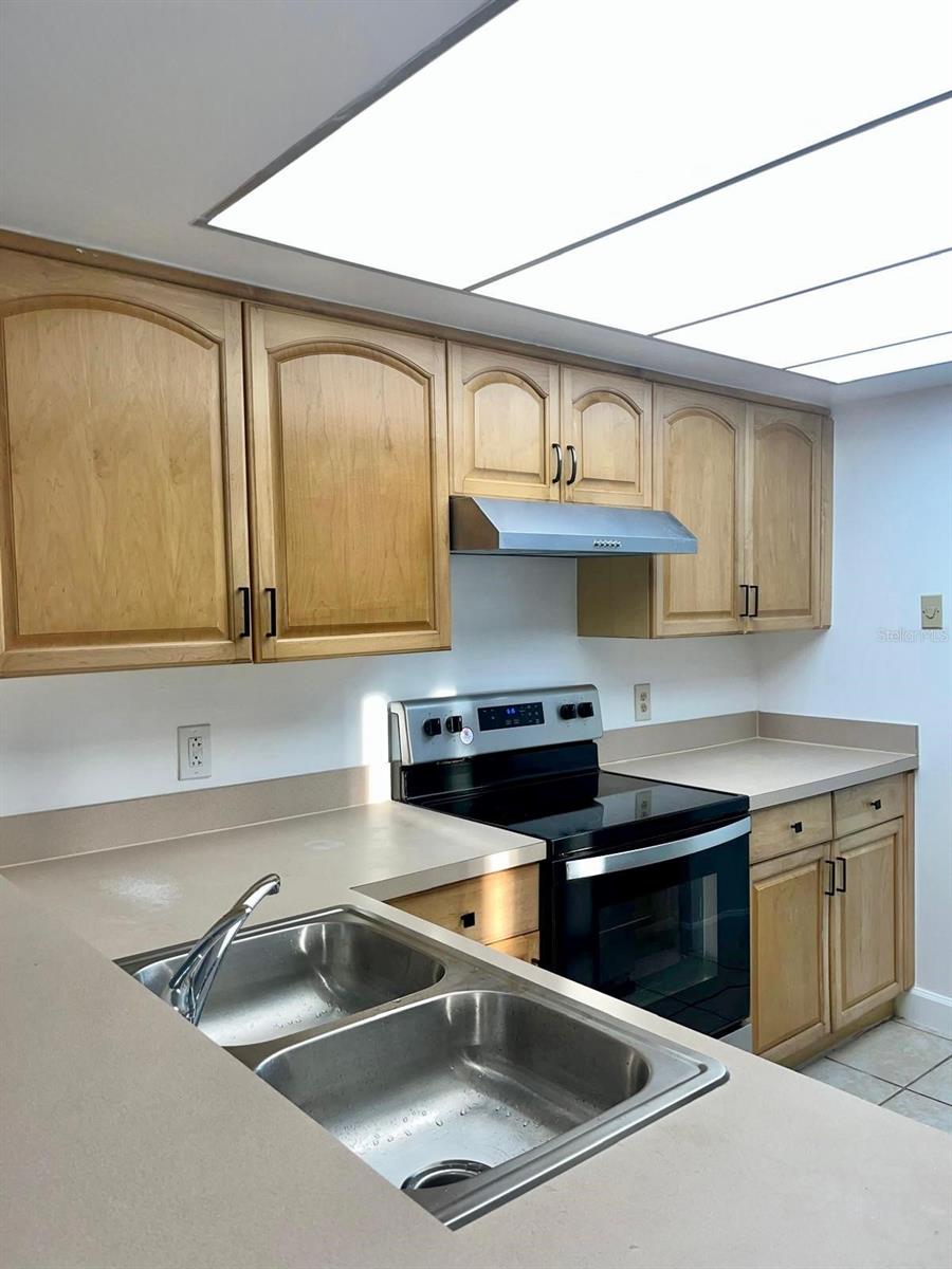 Image 13 of 23 For 4527 Lakeway Drive 3701