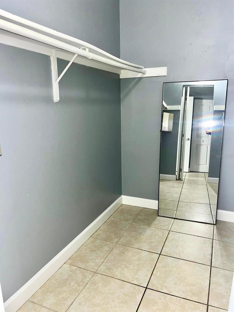 Image 17 of 23 For 4527 Lakeway Drive 3701