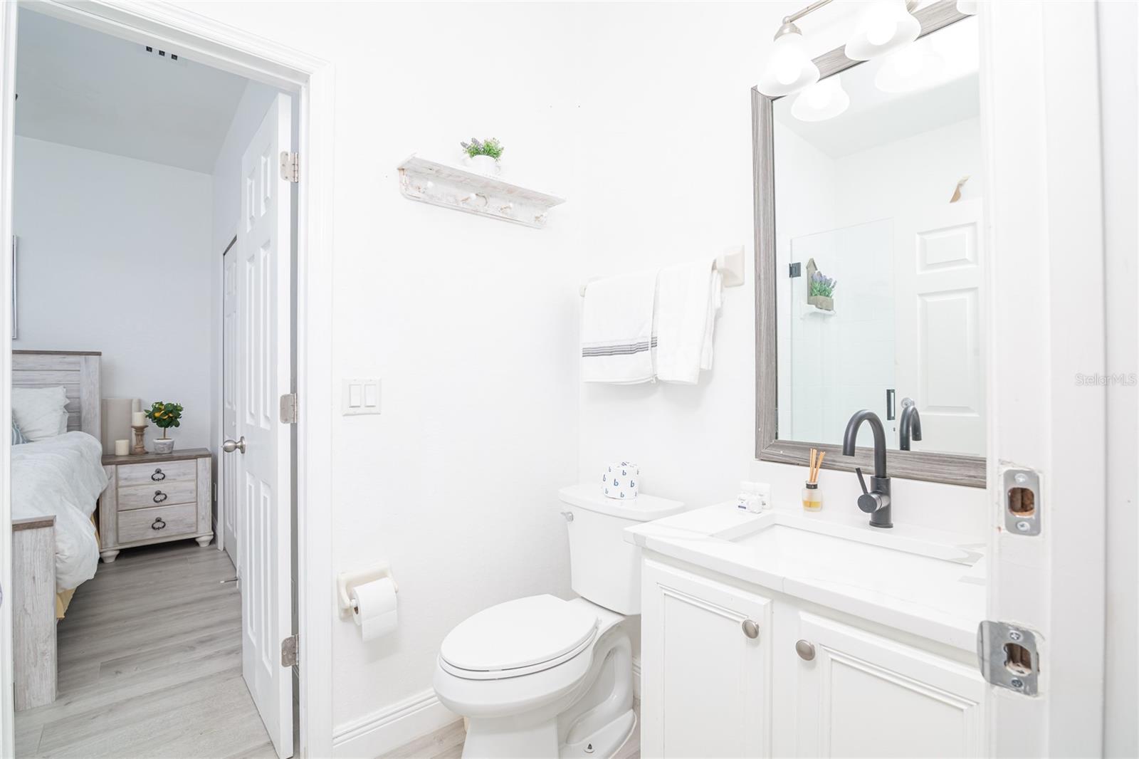 Image 11 of 56 For 733 Calabria Avenue