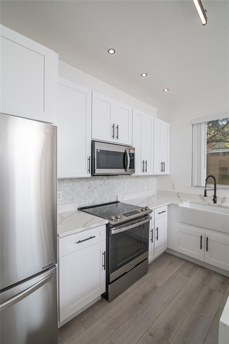Image 23 of 56 For 733 Calabria Avenue